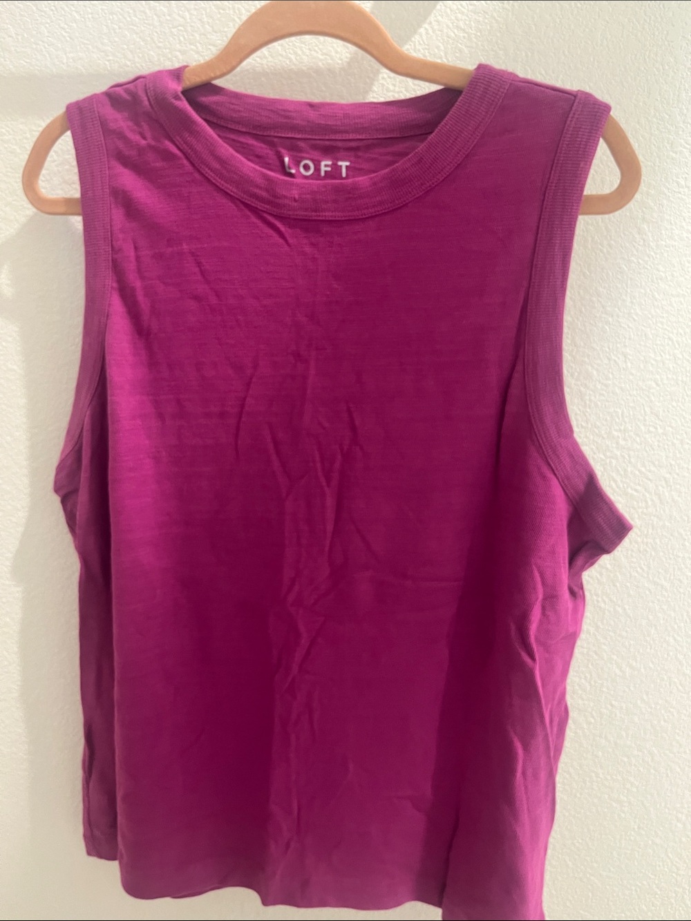 LOFT Magenta Crewneck Sleeveless Tank XL
